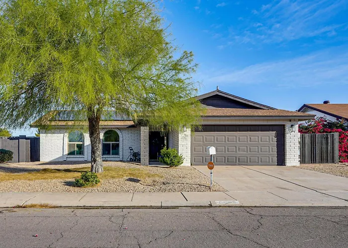 Sports, Trails & More! W/ Pool In * Glendale