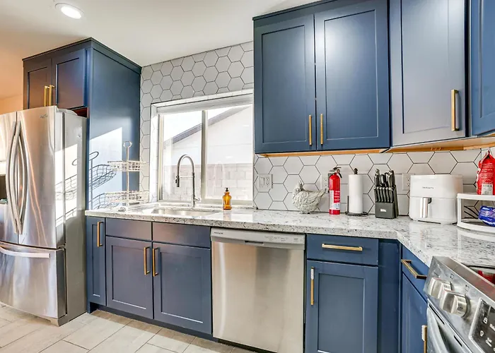 Sports, Trails & More! W/ Pool In Dom wakacyjny Glendale