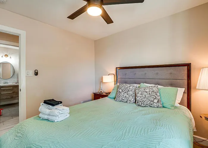 Sports, Trails & More! W/ Pool In Glendale