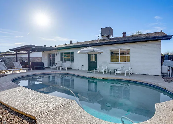 Dom wakacyjny Sports, Trails & More! W/ Pool In Glendale